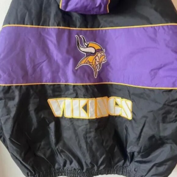 Vikings Puffer Jacket‎ - Picture 5 of 8